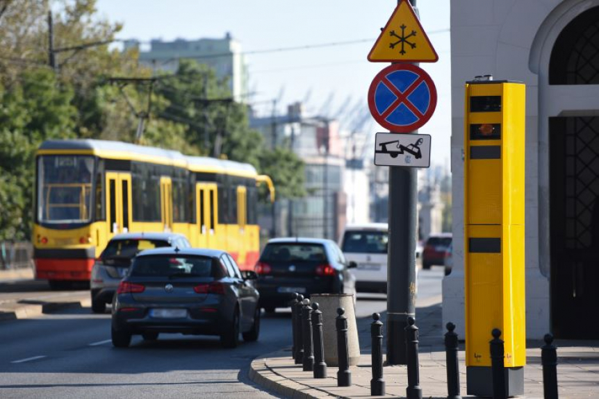 Kierowcy znacznie zwolnili na warszawskim moście Poniatowskiego