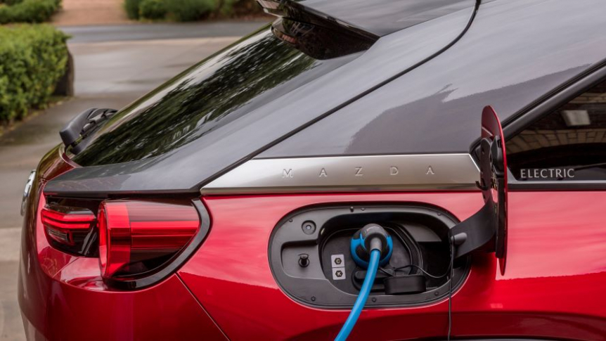 Mazda stawia na elektryfikację gamy modelowej