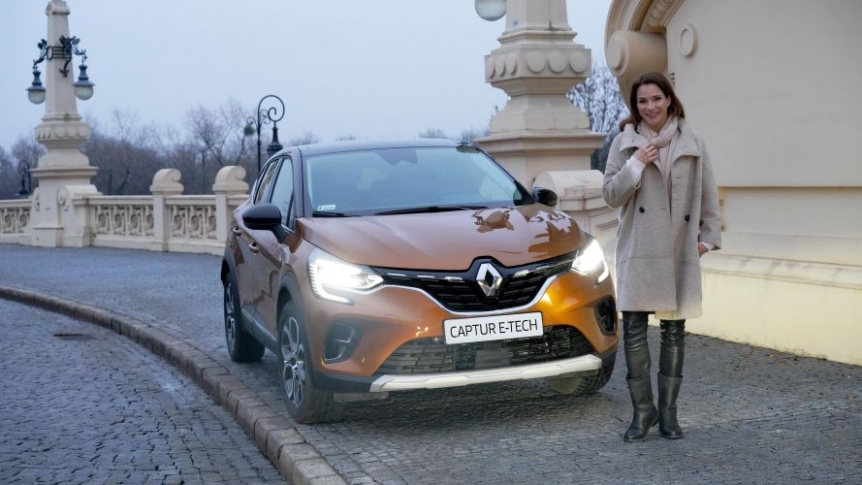 Anna Dereszowska jeździ hybrydowym Renault Captur
