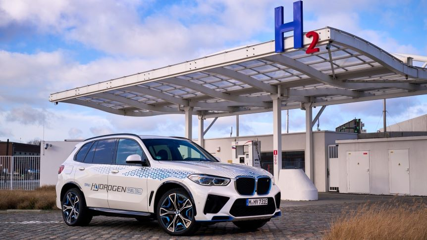 BMW Group wprowadza na drogi samochody wodorowe